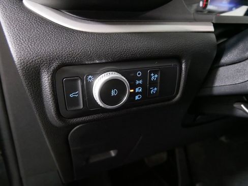 Used 2022 Ford Explorer XLT image 15