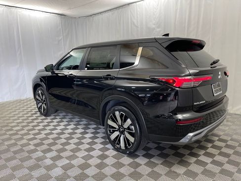 New 2025 Mitsubishi Outlander SE image 4