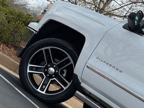 Used 2015 Chevrolet Silverado 1500 LTZ Z71 w/ LTZ Plus Package image 9