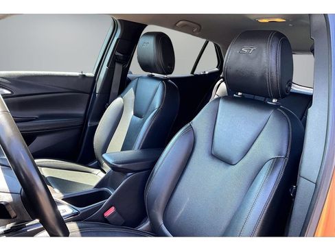 Used 2024 Buick Encore GX Sport Touring AWD/4WD image 18