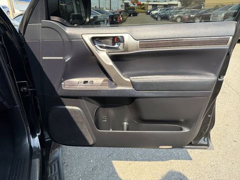 Used 2020 Lexus GX 460 Premium AWD/4WD image 22
