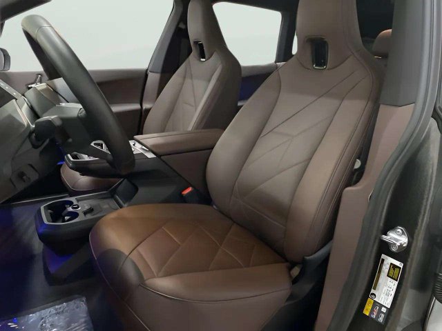 Used 2025 BMW iX xDrive50 AWD/4WD image 64
