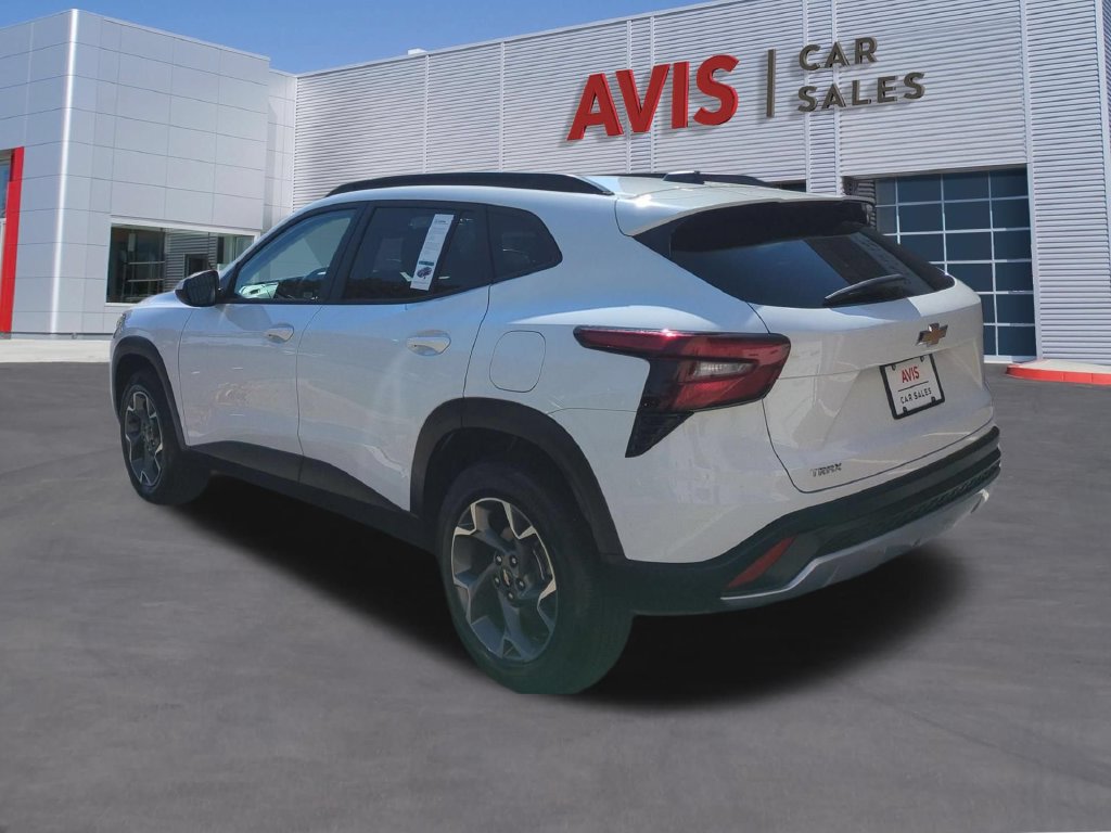Used 2026 Chevrolet Trax LT FWD image 7
