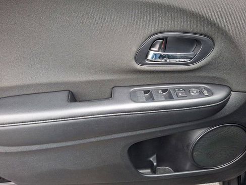 Used 2019 Honda HR-V LX image 17