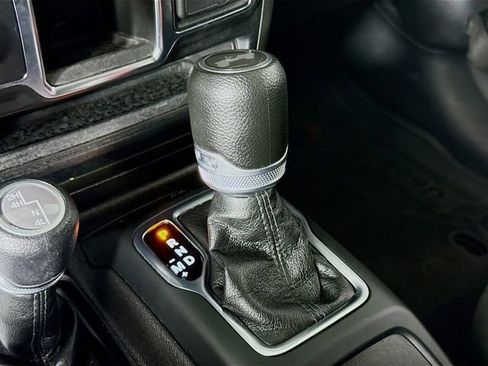 Used 2022 Jeep Wrangler Unlimited Sport image 15