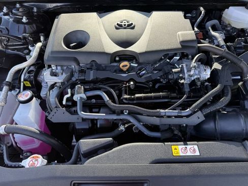 Used 2025 Toyota Camry XSE FWD image 33