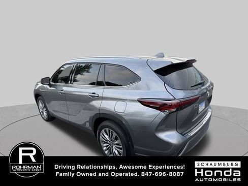 Used 2026 Toyota Highlander Platinum AWD/4WD image 4