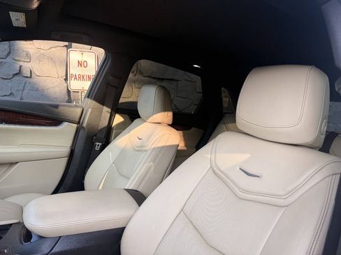Used 2018 Cadillac XT5 Luxury w/ Driver Awareness Package AWD/4WD image 13