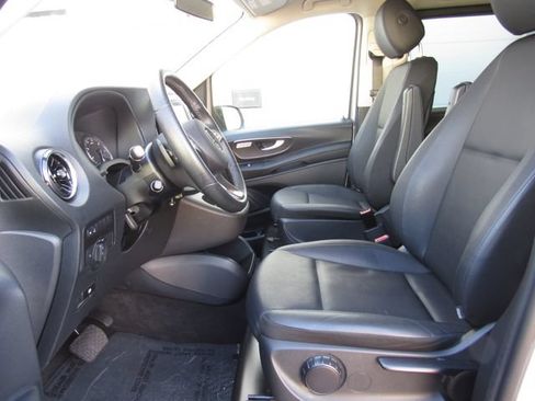 Used 2023 Mercedes-Benz Metris Passenger image 9
