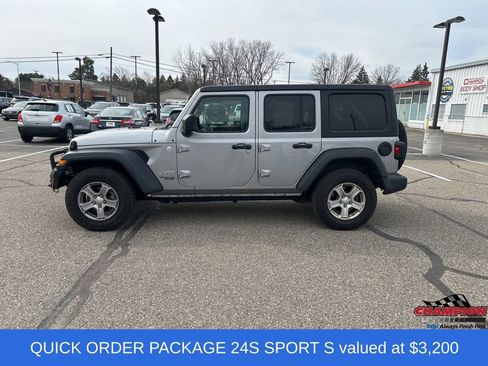 Used 2018 Jeep Wrangler Unlimited Sport S image 2