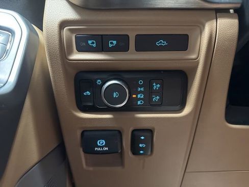 Used 2022 Ford F150 Lariat AWD/4WD image 8