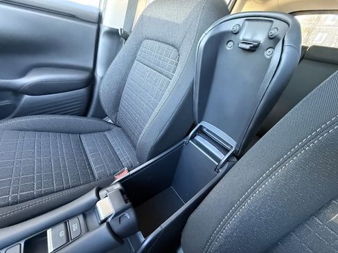 New 2026 Honda HR-V LX image 26