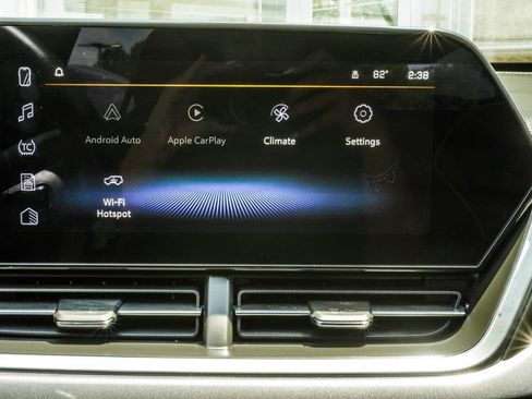 Used 2024 Chevrolet Trax ACTIV w/ Sunroof Package FWD image 25