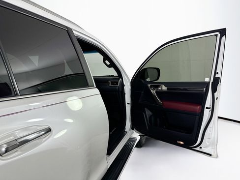 Used 2020 Lexus GX 460 Premium w/ Premium Package AWD/4WD image 34