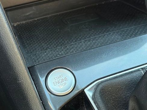 Used 2022 Volkswagen Tiguan SEL R-Line image 20