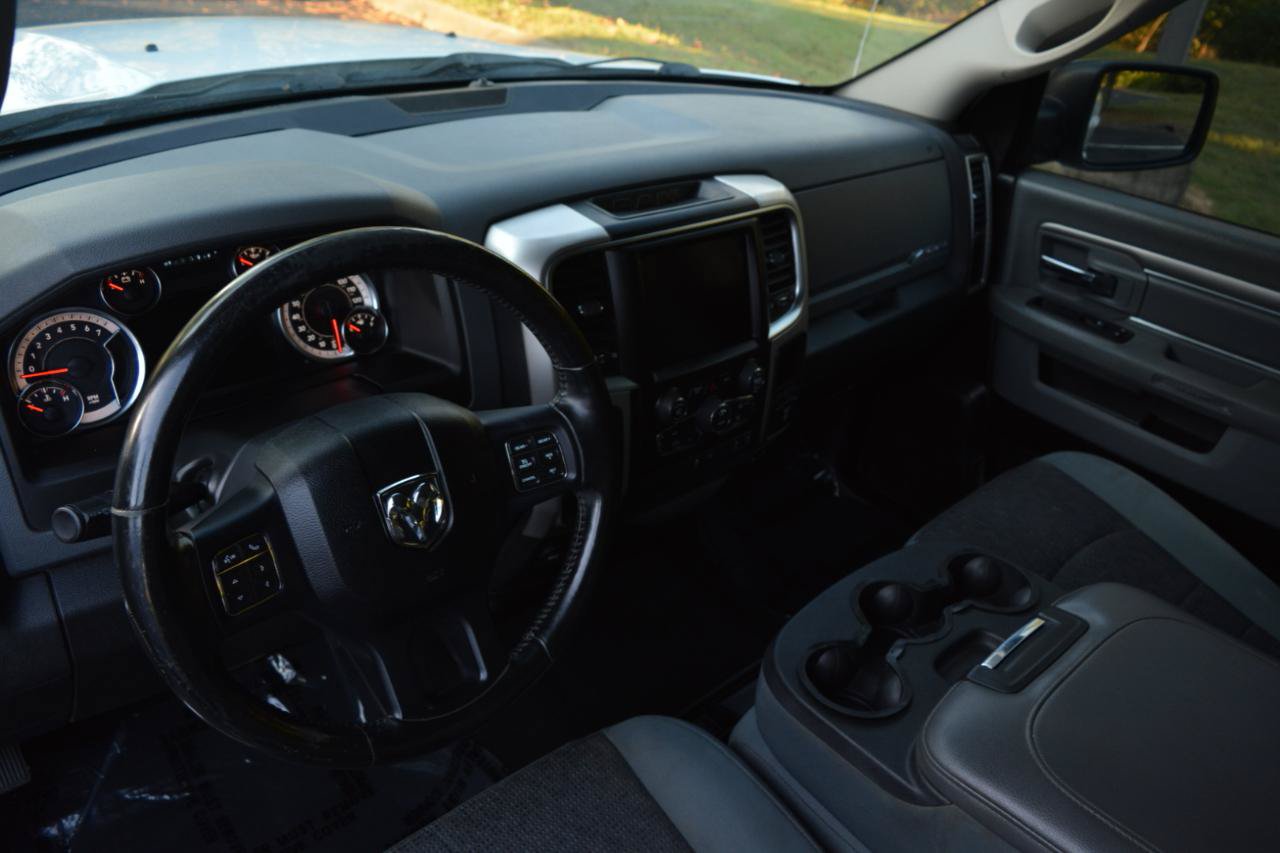 Used 2019 RAM 1500 Big Horn RWD image 10