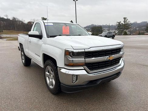 Used 2018 Chevrolet Silverado 1500 LT w/ LT Convenience Package image 6