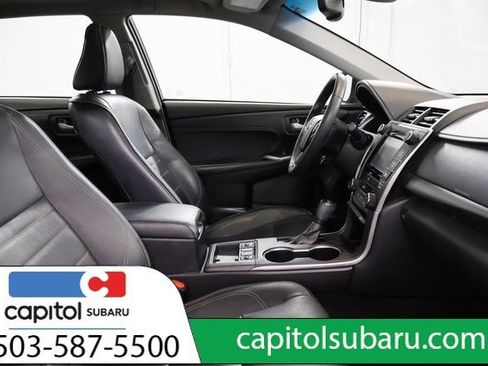 Used 2017 Toyota Camry XLE w/ Moonroof Package FWD image 29