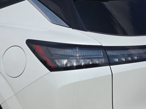 Certified 2025 Nissan Murano SL AWD/4WD image 33