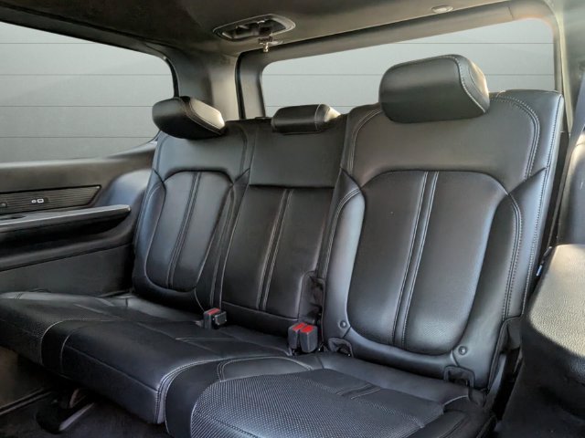 Used 2022 Jeep Wagoneer Series III AWD/4WD image 32