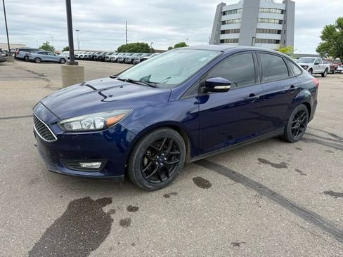Used 2016 Ford Focus SE w/ Equipment Group 201A FWD image 5