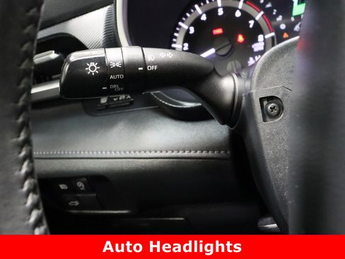 Used 2023 Toyota Highlander XSE image 26