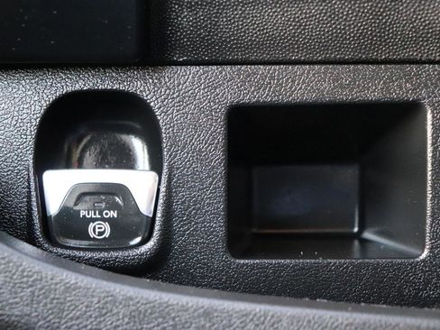 Used 2025 RAM ProMaster 2500 w/ Convenience Group image 38