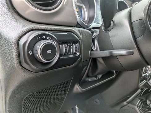 Used 2022 Jeep Wrangler Unlimited Sport AWD/4WD image 16