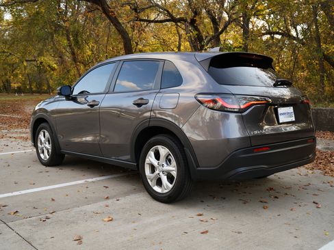 Certified 2024 Honda HR-V LX image 7