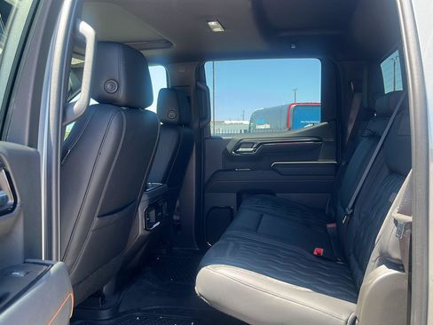 Used 2025 GMC Sierra 1500 AT4 w/ AT4 Premium Package AWD/4WD image 11
