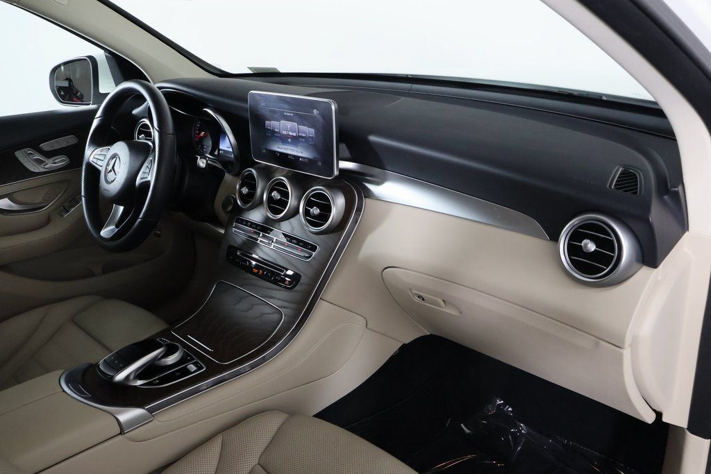 Used 2019 Mercedes-Benz GLC 300 image 9