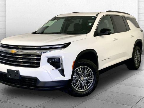 Used 2024 Chevrolet Traverse LT AWD/4WD image 12