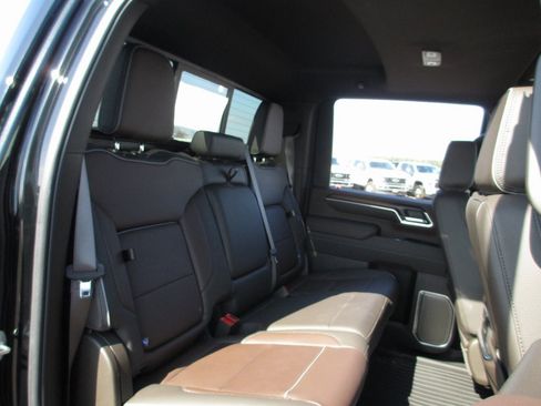 Used 2025 GMC Sierra 2500 Denali w/ Denali Reserve Package image 24
