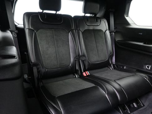 Used 2023 Jeep Grand Cherokee L Laredo image 16