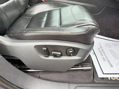 Used 2012 Volkswagen Touareg VR6 image 47