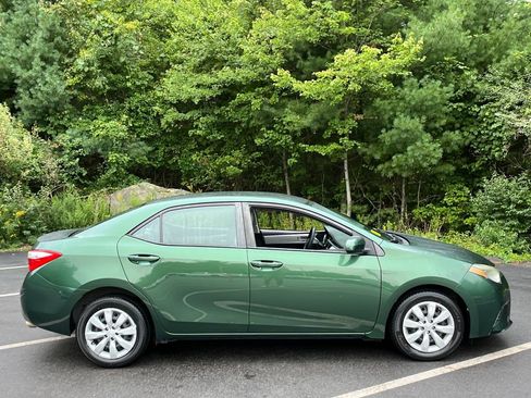 Used 2016 Toyota Corolla LE FWD image 6