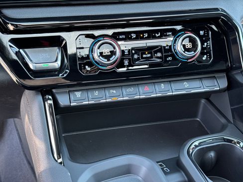 New 2025 GMC Sierra 2500 AT4 w/ AT4 Premium Plus Package image 28