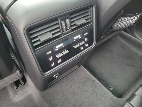 Used 2026 Porsche Cayenne AWD/4WD image 19