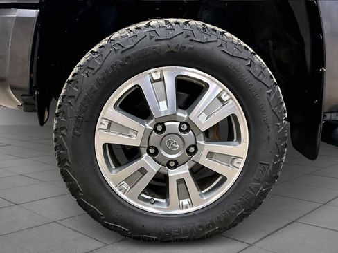 Used 2016 Toyota Tundra Platinum image 11