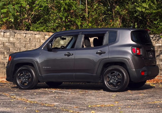 Used 2020 Jeep Renegade Sport FWD image 11