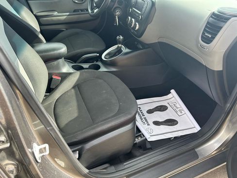 Used 2019 Kia Soul image 12