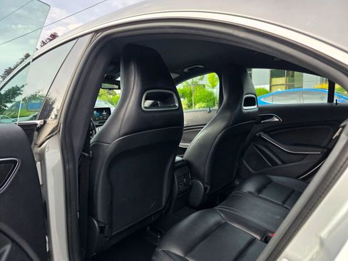 Used 2015 Mercedes-Benz CLA 250 image 8