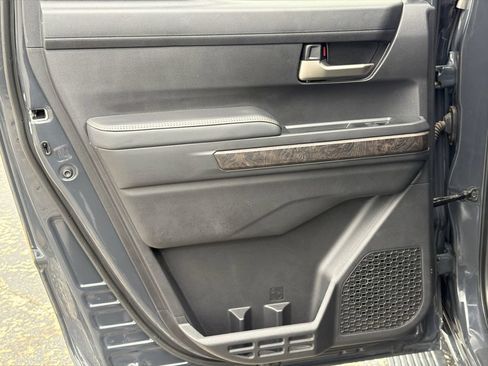 Used 2024 Toyota Tacoma Limited AWD/4WD image 20
