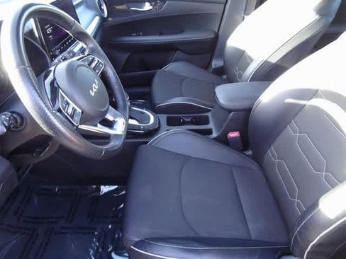 Used 2023 Kia Forte GT-Line w/ GT-Line Premium Package image 6