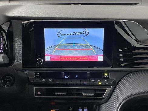 Used 2025 Toyota Camry SE FWD image 15