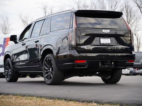 Used 2024 Cadillac Escalade ESV Sport Platinum w/ LPO, ONYX Package AWD/4WD image 5