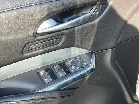Used 2023 Cadillac XT4 Premium Luxury FWD image 11