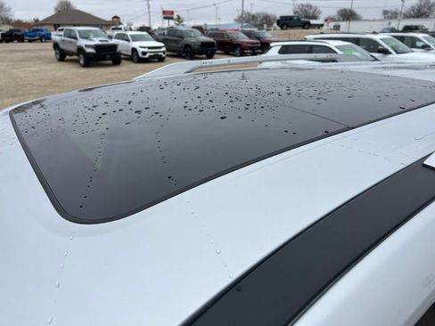 Used 2025 Nissan Pathfinder Platinum w/ Lighting Package (N92) image 30