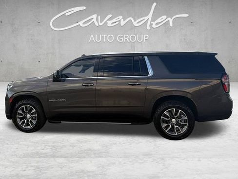 Used 2021 Chevrolet Suburban LT w/ LT Signature Package RWD image 13