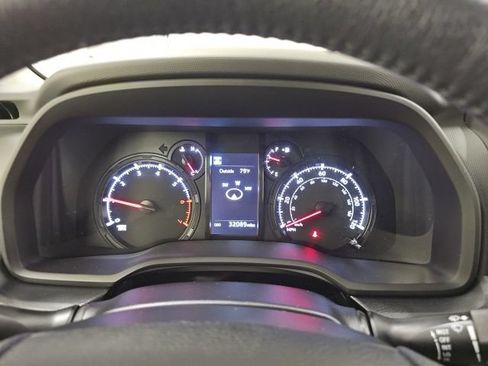 Used 2020 Toyota 4Runner SR5 AWD/4WD image 20